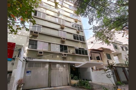 Apartamento à venda com 107m², 3 quartos e 1 vaga Apartamento à venda com 107m², 3 quartos e 1 vagaFachada e portaria