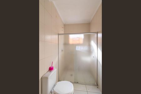 Casa para alugar com 76m², 2 quartos e 1 vaga Casa para alugar com 76m², 2 quartos e 1 vagaBanheiro