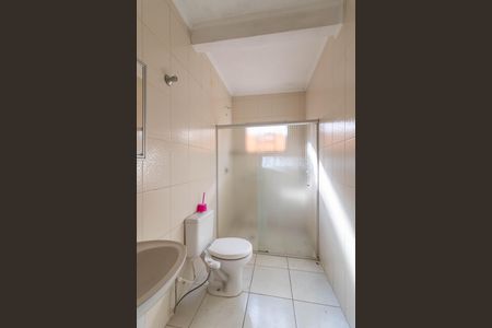 Casa para alugar com 76m², 2 quartos e 1 vaga Casa para alugar com 76m², 2 quartos e 1 vagaBanheiro