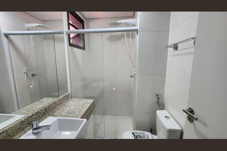 Banheiro de kitnet/studio para alugar com 1 quarto, 39m² em Rio Vermelho, Salvador