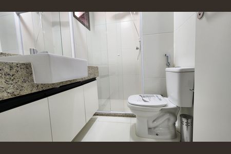 Banheiro de kitnet/studio para alugar com 1 quarto, 39m² em Rio Vermelho, Salvador