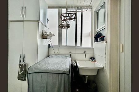 Apartamento à venda com 138m², 3 quartos e 1 vaga Apartamento à venda com 138m², 3 quartos e 1 vagaLavanderia