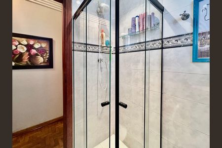 Apartamento à venda com 138m², 3 quartos e 1 vaga Apartamento à venda com 138m², 3 quartos e 1 vagaBanheiro