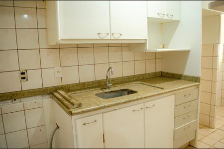 Apartamento à venda com 3 quartos, 72m² em Jardim Goiás, Goiânia