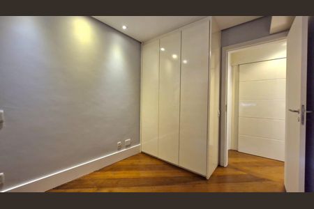 Apartamento à venda com 108m², 2 quartos e 2 vagas Apartamento à venda com 108m², 2 quartos e 2 vagasCorredor