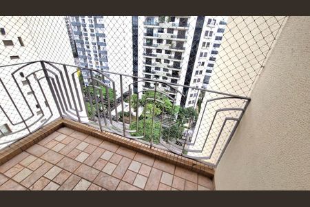 Apartamento à venda com 108m², 2 quartos e 2 vagas Apartamento à venda com 108m², 2 quartos e 2 vagasVaranda