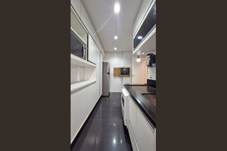 Apartamento à venda com 108m², 2 quartos e 2 vagas Apartamento à venda com 108m², 2 quartos e 2 vagasCozinha