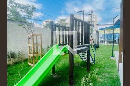 Apartamento à venda com 47m², 2 quartos e 1 vaga Apartamento à venda com 47m², 2 quartos e 1 vagaÁrea comum - Playground