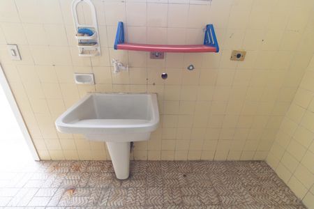 Casa para alugar com 140m², 3 quartos e 2 vagas Casa para alugar com 140m², 3 quartos e 2 vagasLavanderia