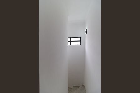 Casa para alugar com 140m², 3 quartos e 2 vagas Casa para alugar com 140m², 3 quartos e 2 vagasEscada