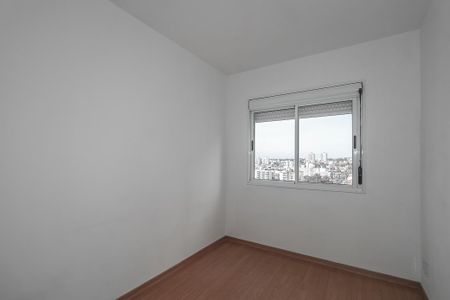Quarto 2 de apartamento para alugar com 2 quartos, 69m² em Vila Ipiranga, Porto Alegre