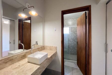 Casa para alugar com 260m², 3 quartos e 5 vagas