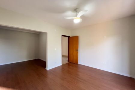 Casa para alugar com 260m², 3 quartos e 5 vagas
