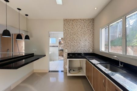 Casa para alugar com 260m², 3 quartos e 5 vagas