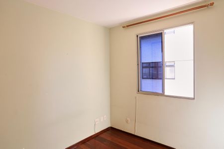 Quarto de apartamento à venda com 3 quartos, 122m² em Sagrada Família, Belo Horizonte