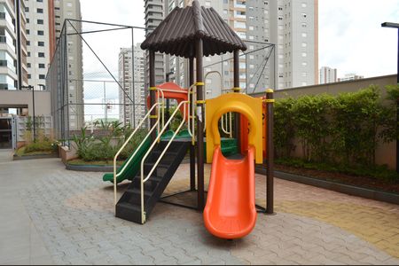 Apartamento para alugar com 136m², 3 quartos e 2 vagasÁrea comum - Playground