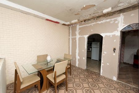 Sala de casa à venda com 2 quartos, 360m² em Araguaia, Belo Horizonte