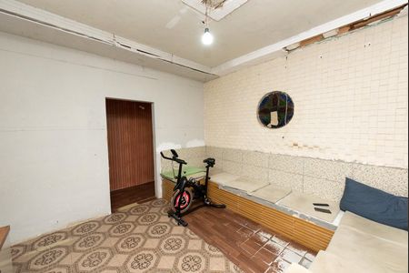 Casa à venda com 360m², 2 quartos e 5 vagas Casa à venda com 360m², 2 quartos e 5 vagasSala