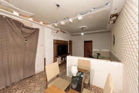 Casa à venda com 360m², 2 quartos e 5 vagas Casa à venda com 360m², 2 quartos e 5 vagasSala