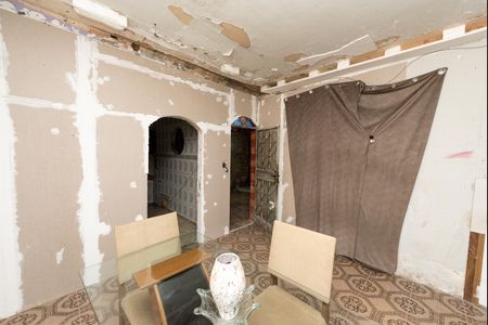 Casa à venda com 360m², 2 quartos e 5 vagas Casa à venda com 360m², 2 quartos e 5 vagasSala