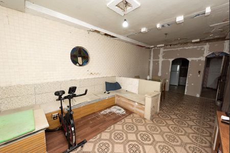 Casa à venda com 360m², 2 quartos e 5 vagas Casa à venda com 360m², 2 quartos e 5 vagasSala