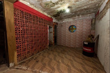 Casa à venda com 360m², 2 quartos e 5 vagas Casa à venda com 360m², 2 quartos e 5 vagasGaragem
