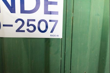 Casa à venda com 360m², 2 quartos e 5 vagas Casa à venda com 360m², 2 quartos e 5 vagasPlaca instalada com o codigo RXDE-96 no dia 19-06-2026