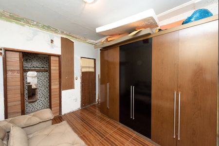 Casa à venda com 360m², 2 quartos e 5 vagas Casa à venda com 360m², 2 quartos e 5 vagasSuíte