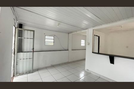 Casa para alugar com 28m², 0 quarto e 1 vaga Casa para alugar com 28m², 0 quarto e 1 vagaKitnet
