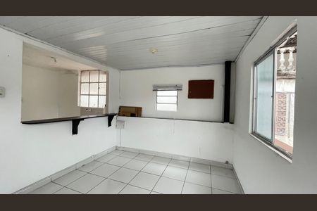 Casa para alugar com 28m², 0 quarto e 1 vaga Casa para alugar com 28m², 0 quarto e 1 vagaKitnet