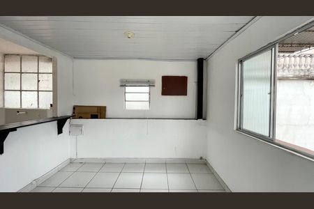Casa para alugar com 28m², 0 quarto e 1 vaga Casa para alugar com 28m², 0 quarto e 1 vagaKitnet