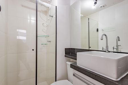 Banheiro de kitnet/studio para alugar com 1 quarto, 19m² em Vila Santo Estefano, São Paulo