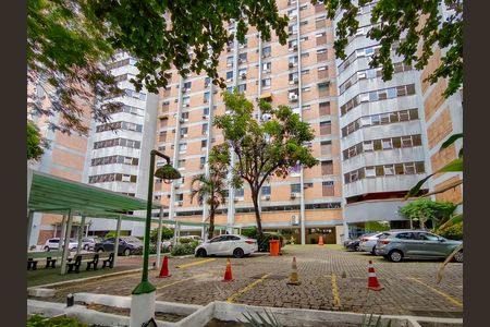 Apartamento para alugar com 66m², 2 quartos e 1 vaga Apartamento para alugar com 66m², 2 quartos e 1 vagaFachada