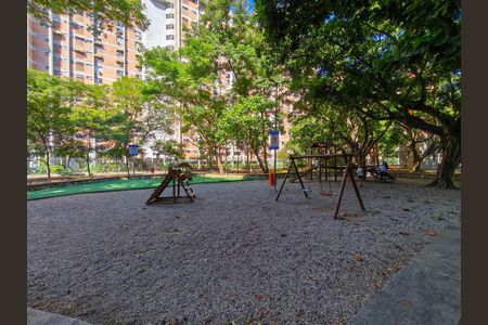 Apartamento para alugar com 66m², 2 quartos e 1 vaga Apartamento para alugar com 66m², 2 quartos e 1 vagaÁrea comum - Playground