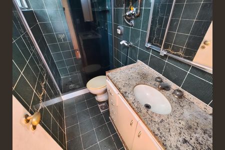 Apartamento para alugar com 66m², 2 quartos e 1 vaga Apartamento para alugar com 66m², 2 quartos e 1 vagaBanheiro social