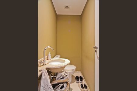Apartamento à venda com 139m², 3 quartos e 2 vagas Apartamento à venda com 139m², 3 quartos e 2 vagasLavabo