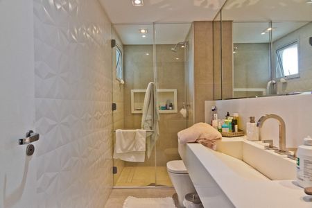 Apartamento à venda com 139m², 3 quartos e 2 vagas Apartamento à venda com 139m², 3 quartos e 2 vagasBanheiro da Suíte 2