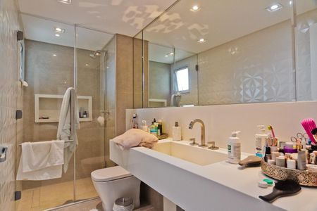 Apartamento à venda com 139m², 3 quartos e 2 vagas Apartamento à venda com 139m², 3 quartos e 2 vagasBanheiro da Suíte 2