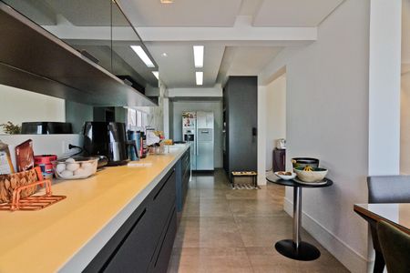 Apartamento à venda com 139m², 3 quartos e 2 vagas Apartamento à venda com 139m², 3 quartos e 2 vagasCozinha