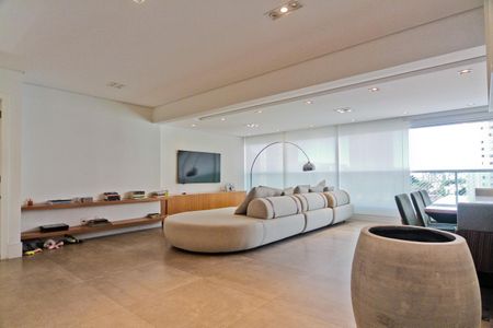 Apartamento à venda com 139m², 3 quartos e 2 vagas Apartamento à venda com 139m², 3 quartos e 2 vagasSala