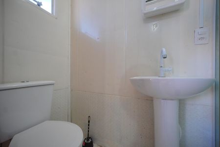 Banheiro Social de kitnet/studio para alugar com 1 quarto, 15m² em Balneario, Florianópolis