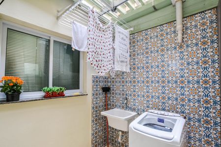 Apartamento à venda com 37m², 2 quartos e 1 vaga Apartamento à venda com 37m², 2 quartos e 1 vagaÁrea de Serviço