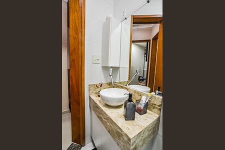 Banheiro de apartamento à venda com 2 quartos, 37m² em Vila Linda, Santo André