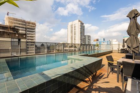 Studio à venda com 27m², 1 quarto e sem vagaPiscina