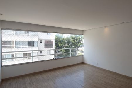 Sala de apartamento à venda com 2 quartos, 70m² em Alípio de Melo, Belo Horizonte