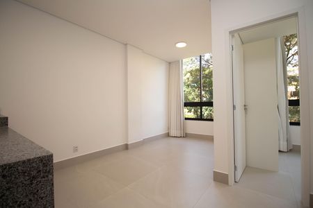 Sala de apartamento para alugar com 1 quarto, 40m² em Sqn 402, Brasília