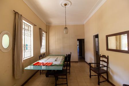 Sala de casa à venda com 3 quartos, 800m² em Fonseca, Niterói