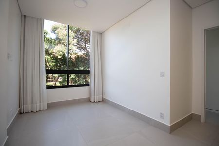 Sala de apartamento para alugar com 1 quarto, 40m² em Sqn 402, Brasília