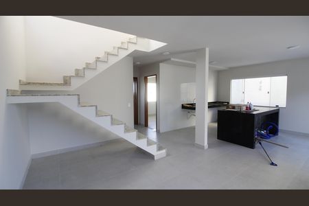 Casa de Condomínio para alugar com 4 quartos, 100m² em Ogiva, Cabo Frio