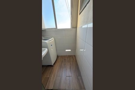 Apartamento à venda com 62m², 3 quartos e 1 vagaÁrea de serviço